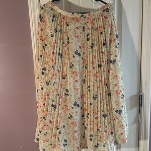 Catos A-line Skirt Size Sz 8 Pleated Modest
Yellow Floral Lined Womens
New